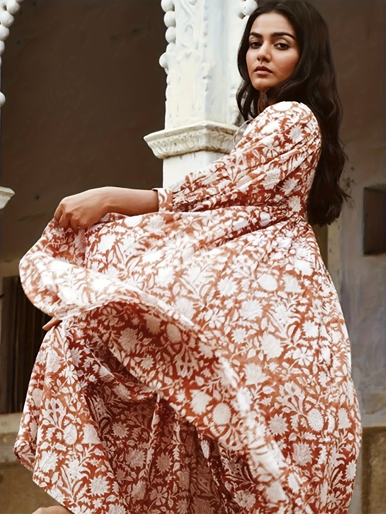 Élise robe midi fleurie à manches bouffantes