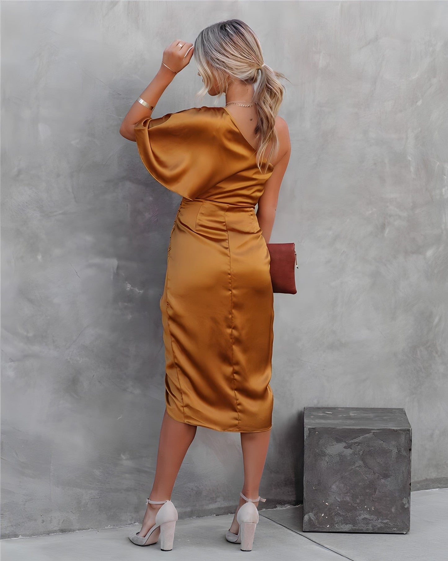 Noémie robe élégante à une manche