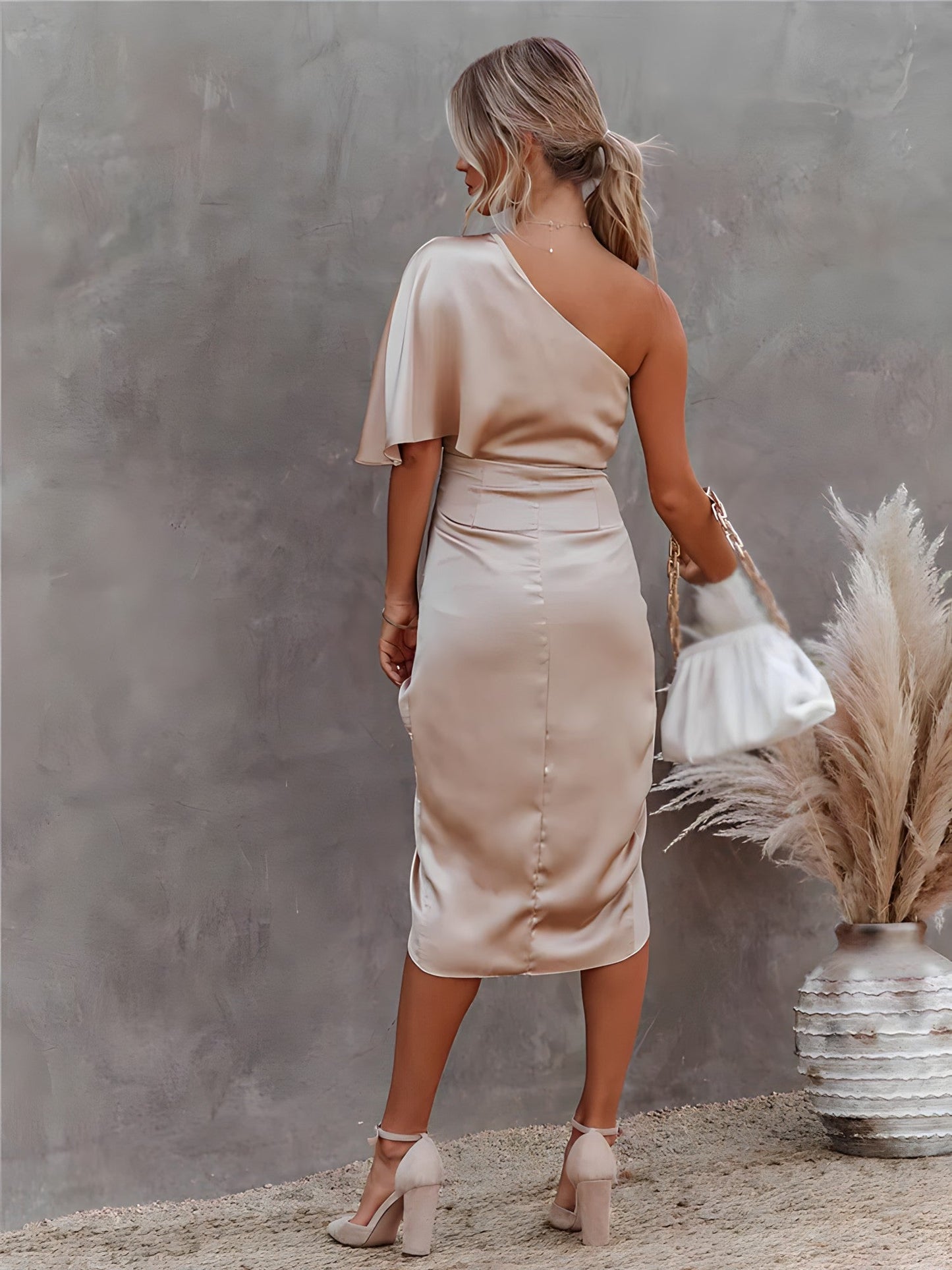 Noémie robe élégante à une manche