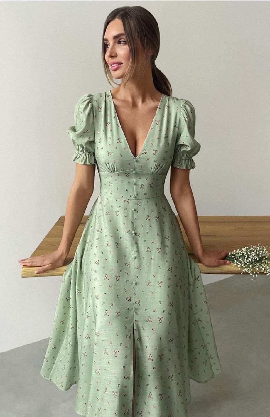 Émeraude robe champêtre vert d’eau à col carré