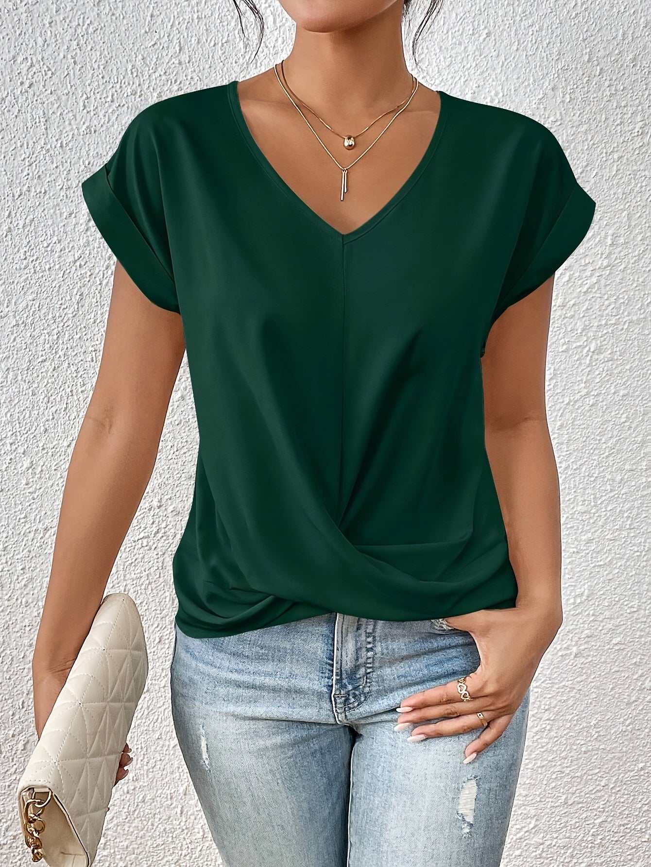 Cleo™ - T-shirt décontracté avec encolure en cœur.