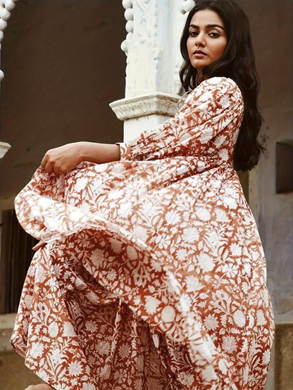 Élise robe midi fleurie à manches bouffantes